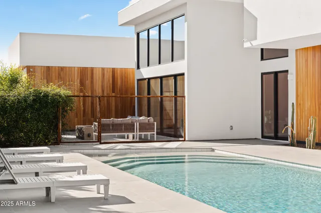 $4,000,000 | 5156 North 45th Place, Phoenix, AZ 85018