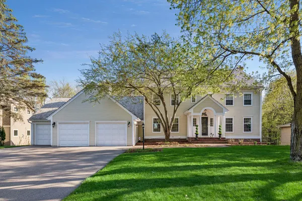 $1,250,000 | 19515 Waterford Place, Excelsior, MN 55331