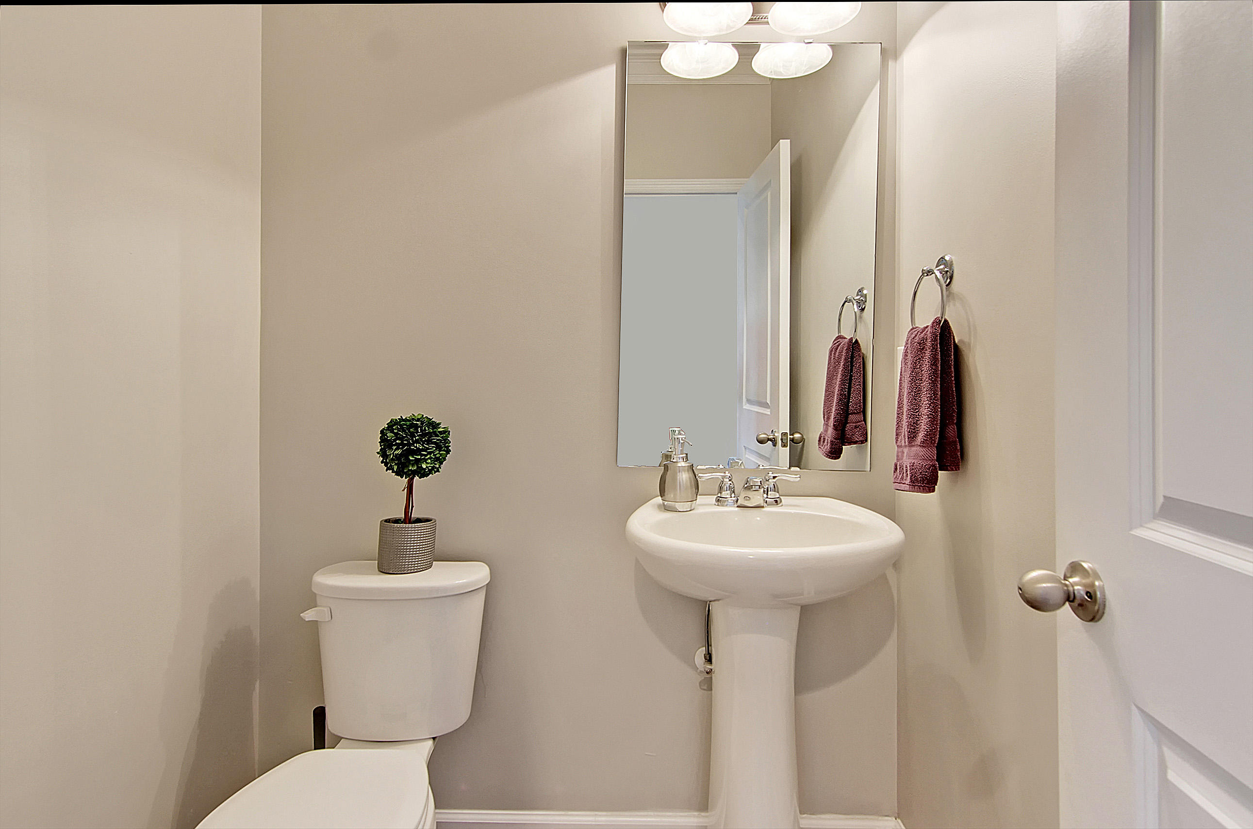 1475 Roustabout Way Charleston, SC 29414 - Photo 33 of 45 1st Floor Bathroom