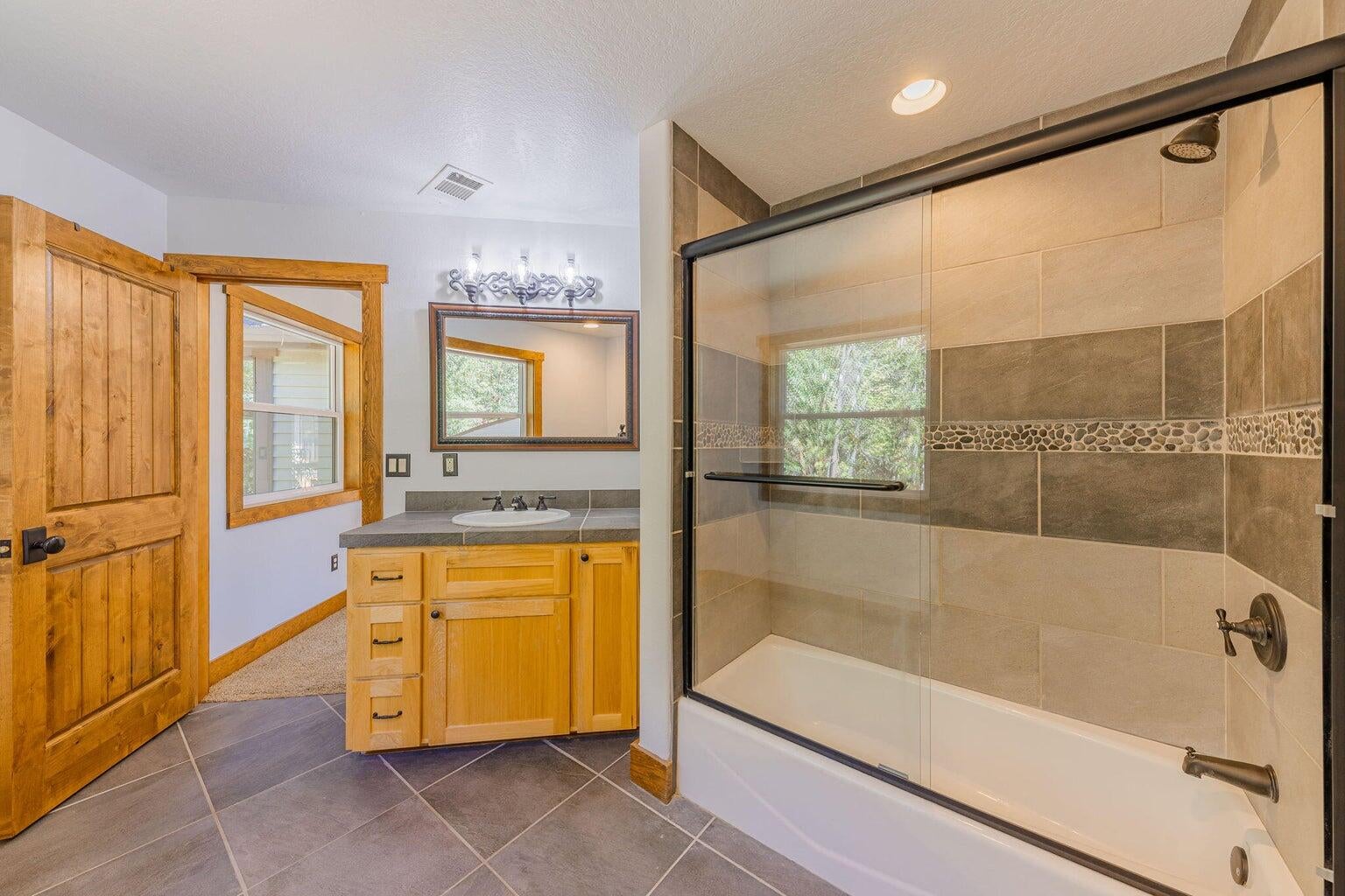 400 Tetherow Road Williams, OR 97544 - Photo 27 of 60 28