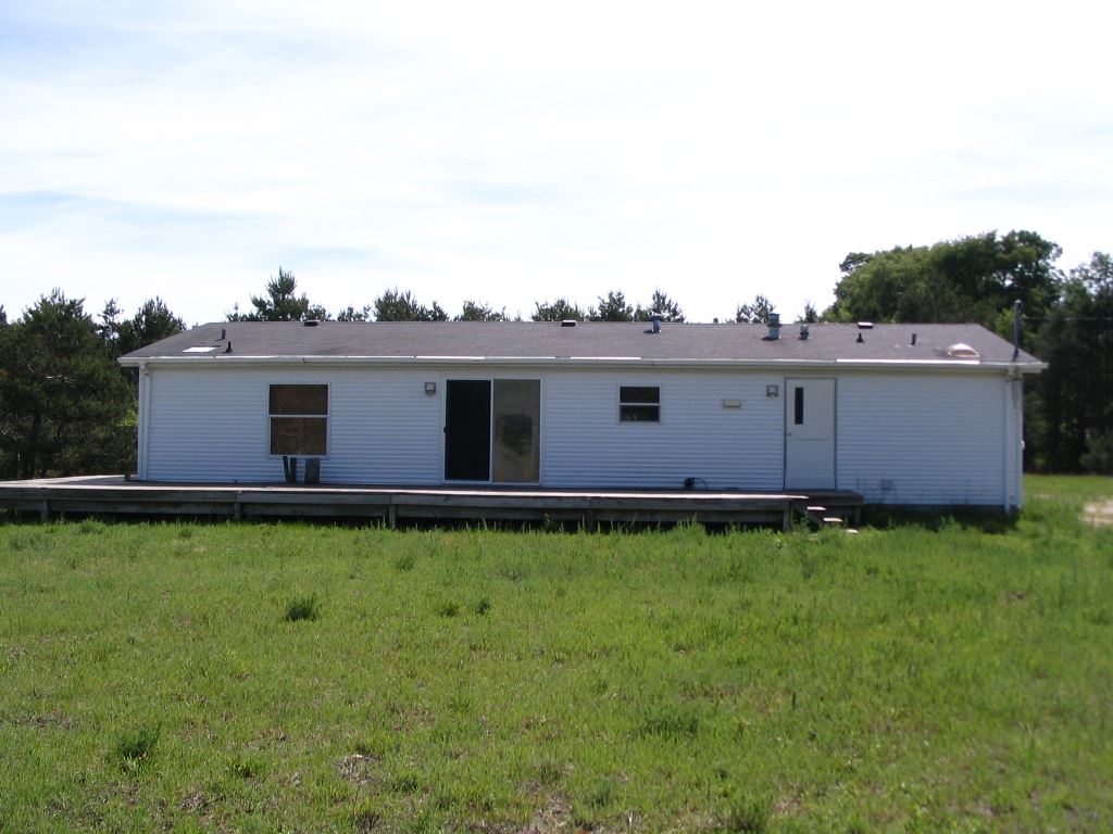 11146 Johnson Road Brethren, MI 49619 - Photo 5 of 60 1800705-4.JPG