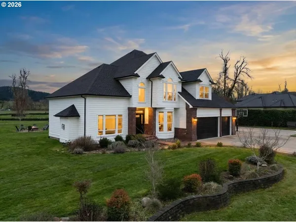 $949,900 | 78250 Meadow Park Drive, Cottage Grove, OR 97424