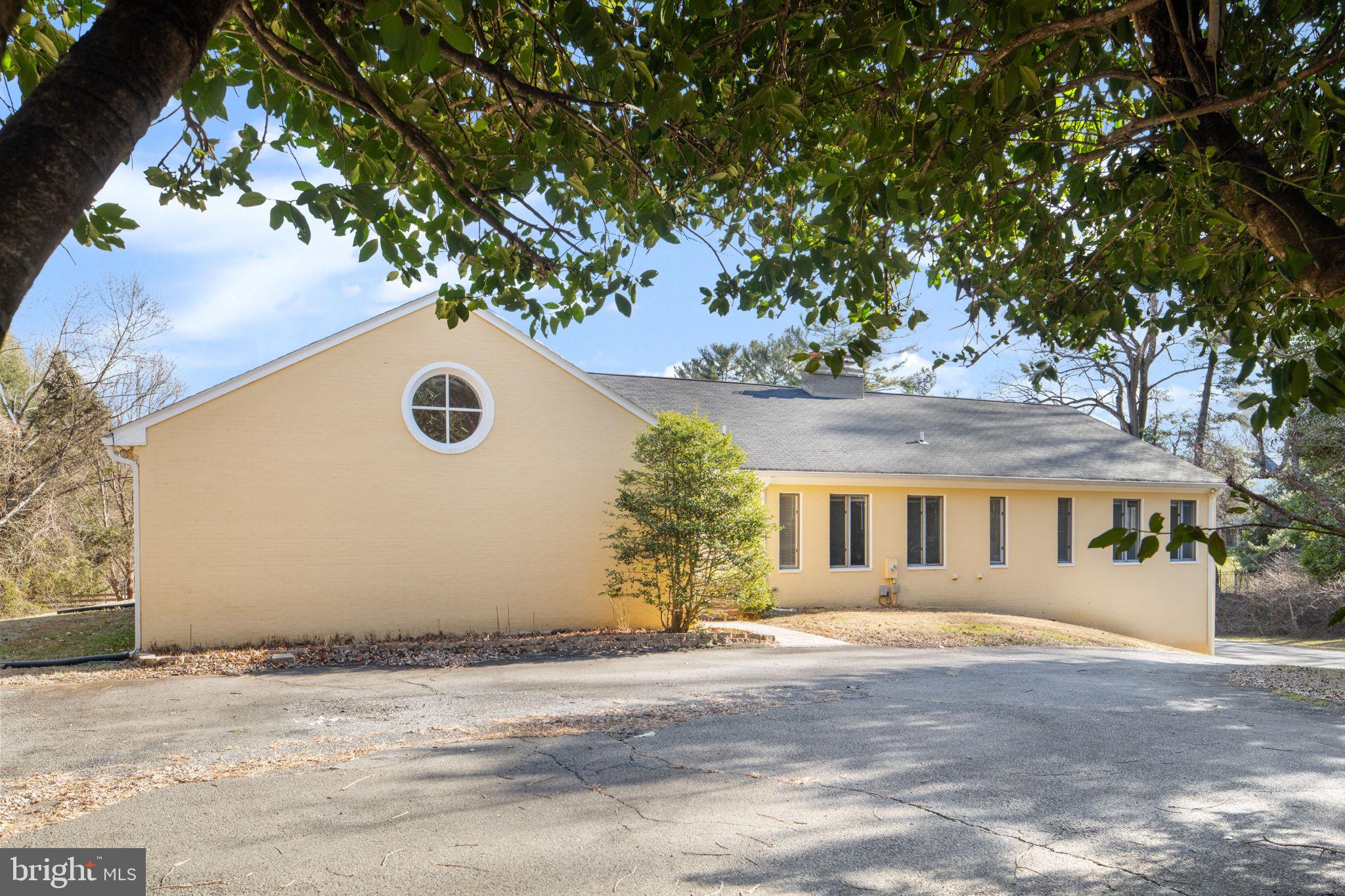 a view of outdoor space yard and front view of a house
