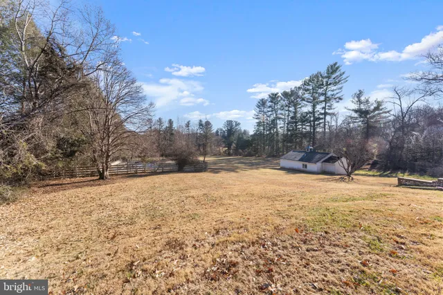 $4,895 | 901 Walker Road, Great Falls, VA 22066