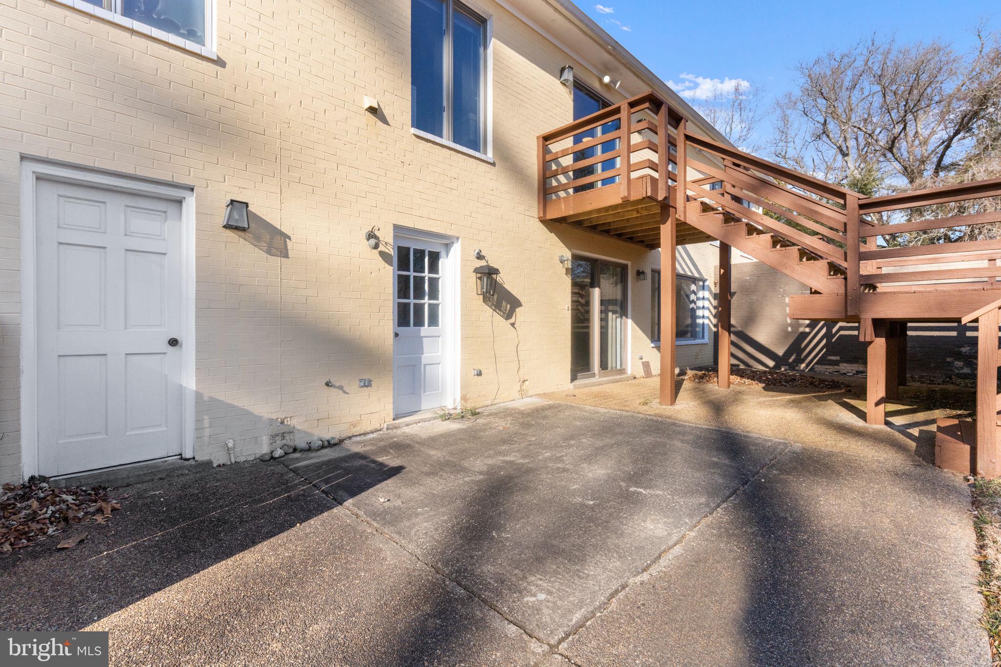 901 Walker Road Great Falls, VA 22066 - Photo 55 of 76
