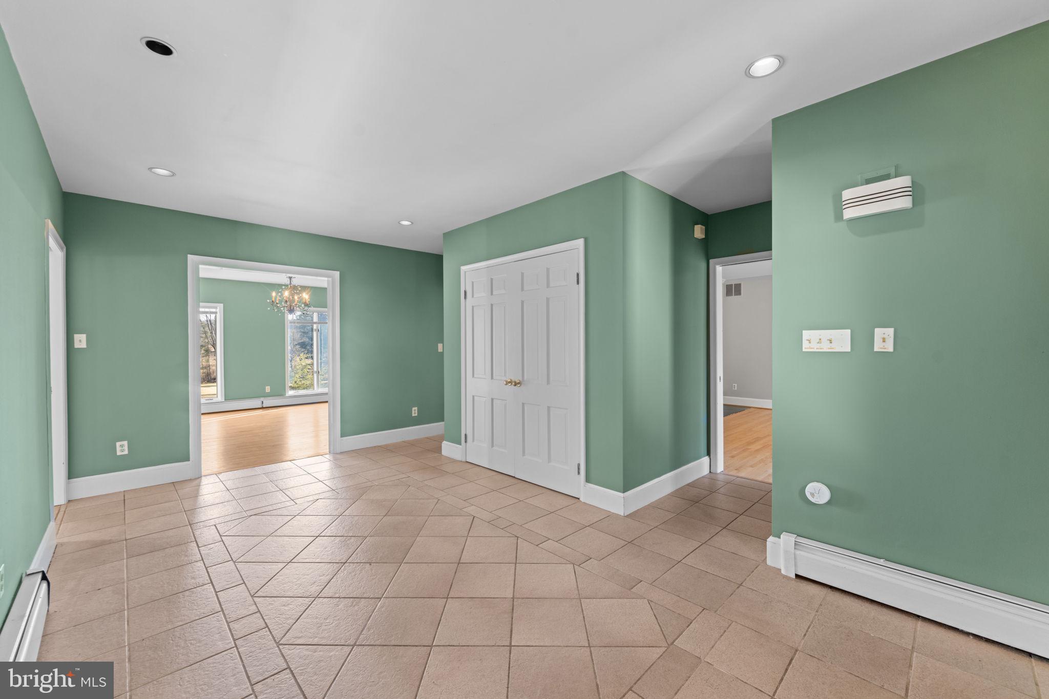 901 Walker Road Great Falls, VA 22066 - Photo 7 of 76