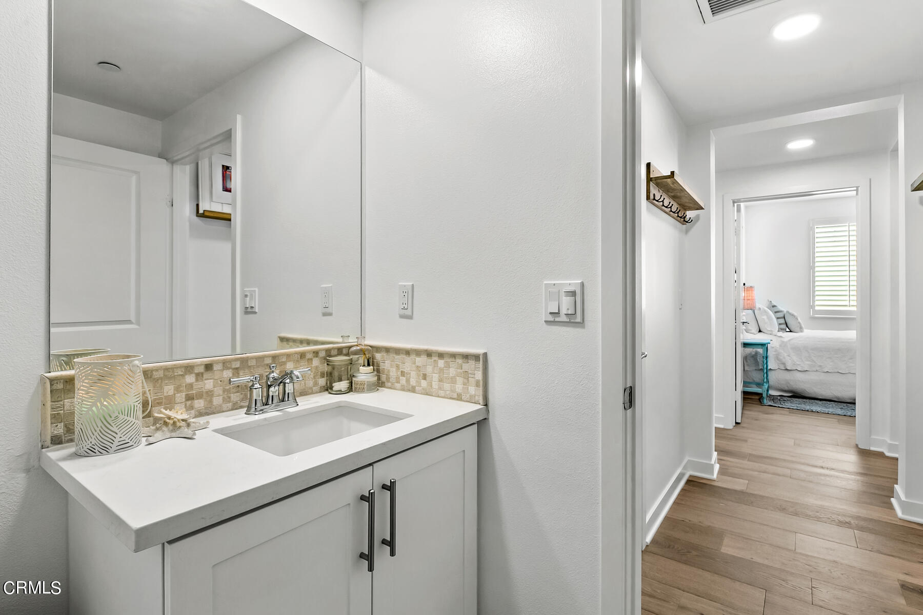 2810 Wagon Wheel Road, Unit 404 Oxnard, CA 93036 - Photo 21 of 40 Powder Bathroom