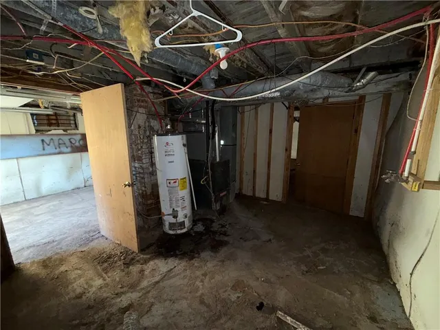 $109,900 | 2405 Stewart Avenue, Kansas City, KS 66104