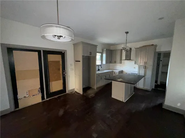 $109,900 | 2405 Stewart Avenue, Kansas City, KS 66104