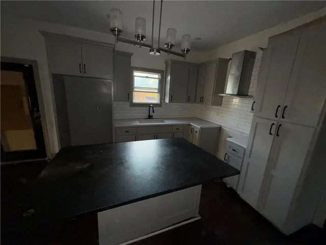 $109,900 | 2405 Stewart Avenue, Kansas City, KS 66104