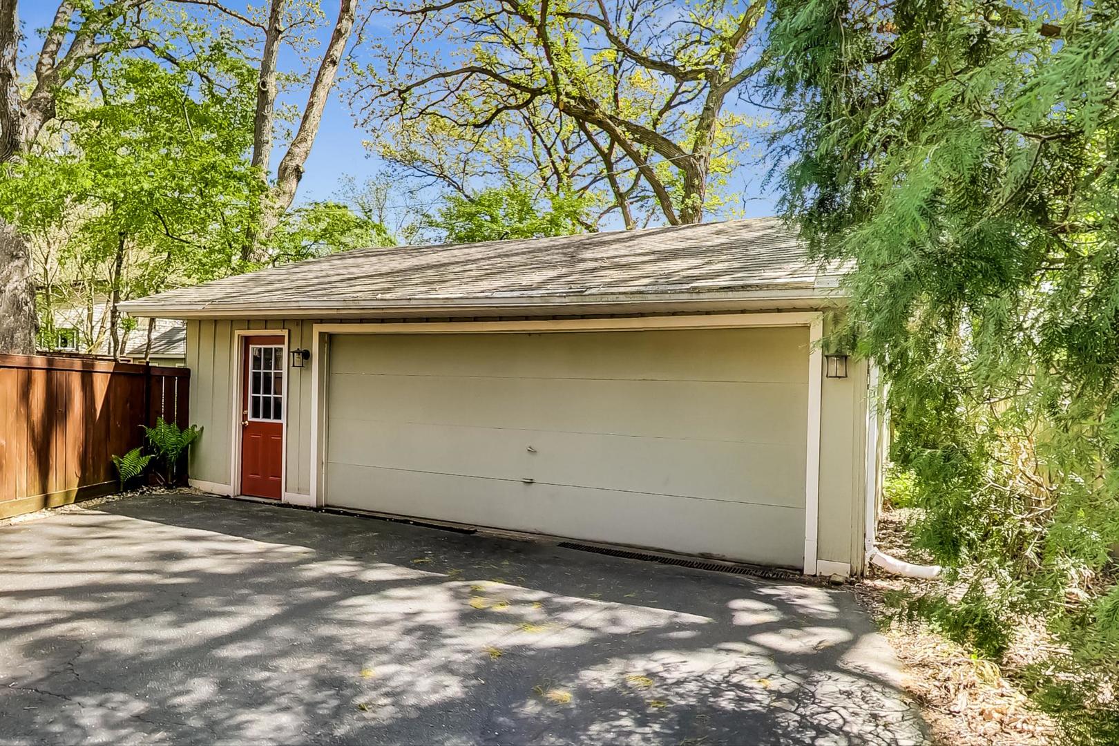 305 Dunbar Road Mundelein, IL 60060 - Photo 43 of 44 a view of a house with a tree