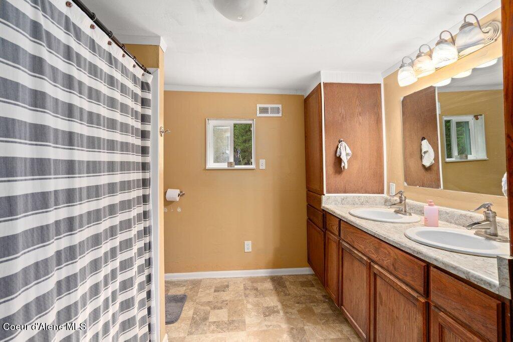 26749 North Rourke Road Spirit Lake, ID 83869 - Photo 14 of 34 Bathroom