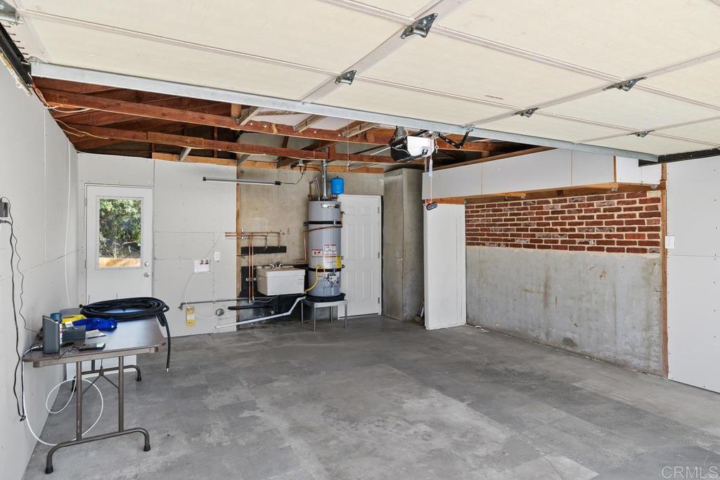 9241 Carita Road Santee, CA 92071 - Photo 27 of 38 Garage
