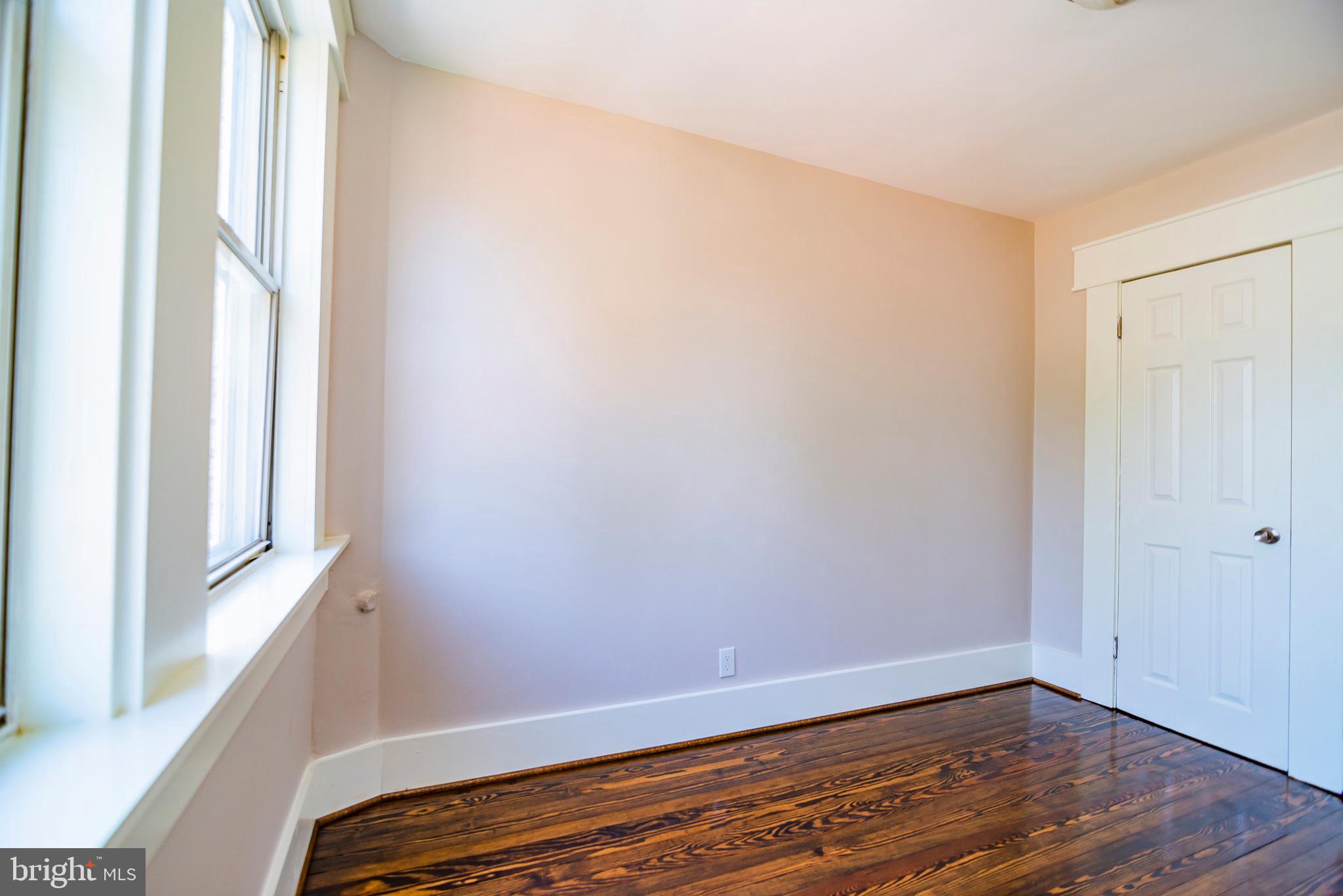 6830 Dunbar Road Baltimore, MD 21222 - Photo 11 of 30 So much light!