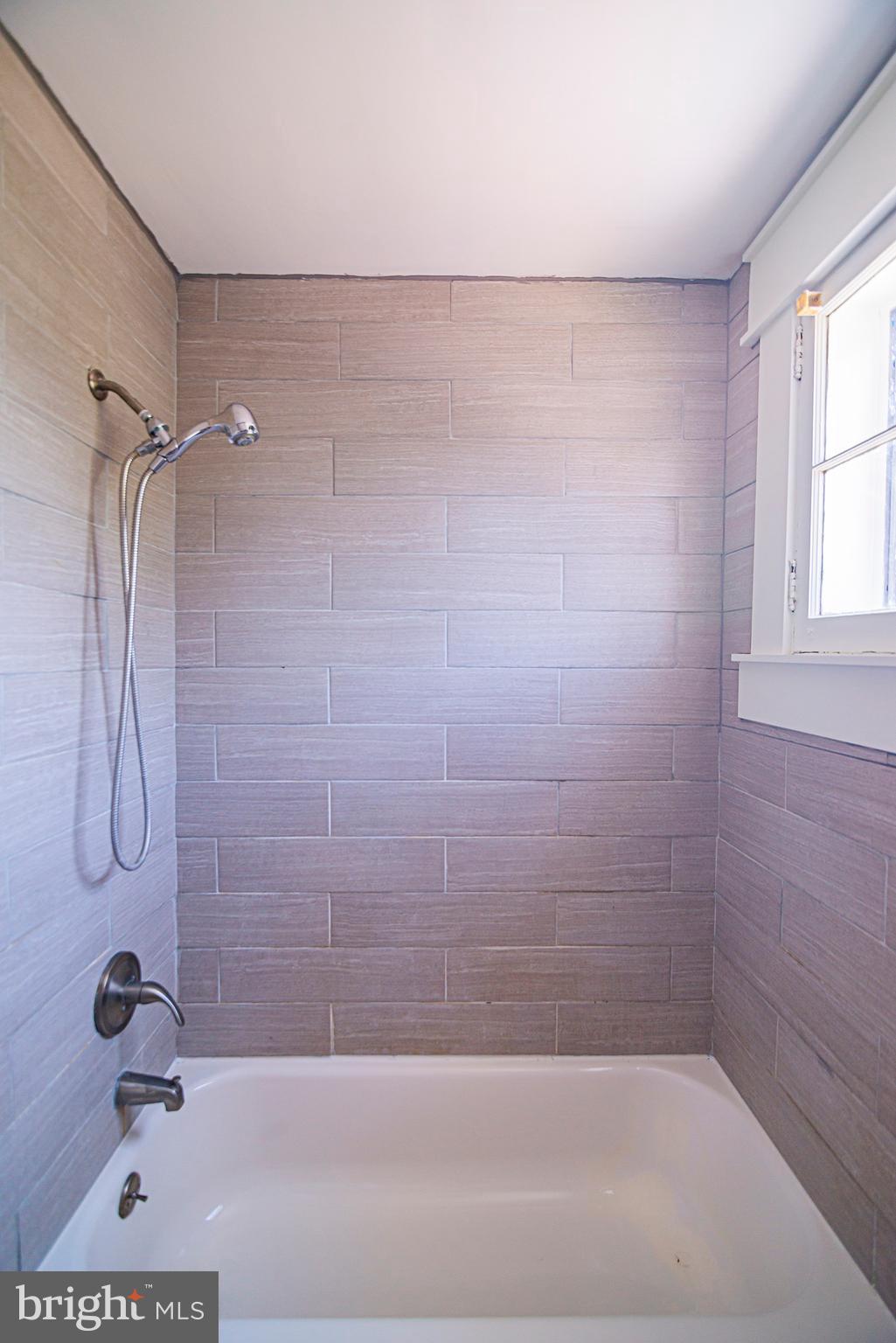 6830 Dunbar Road Baltimore, MD 21222 - Photo 17 of 30 Custom Tile