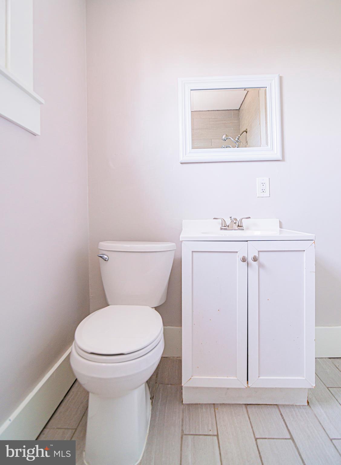 6830 Dunbar Road Baltimore, MD 21222 - Photo 18 of 30 Huge Main Bath