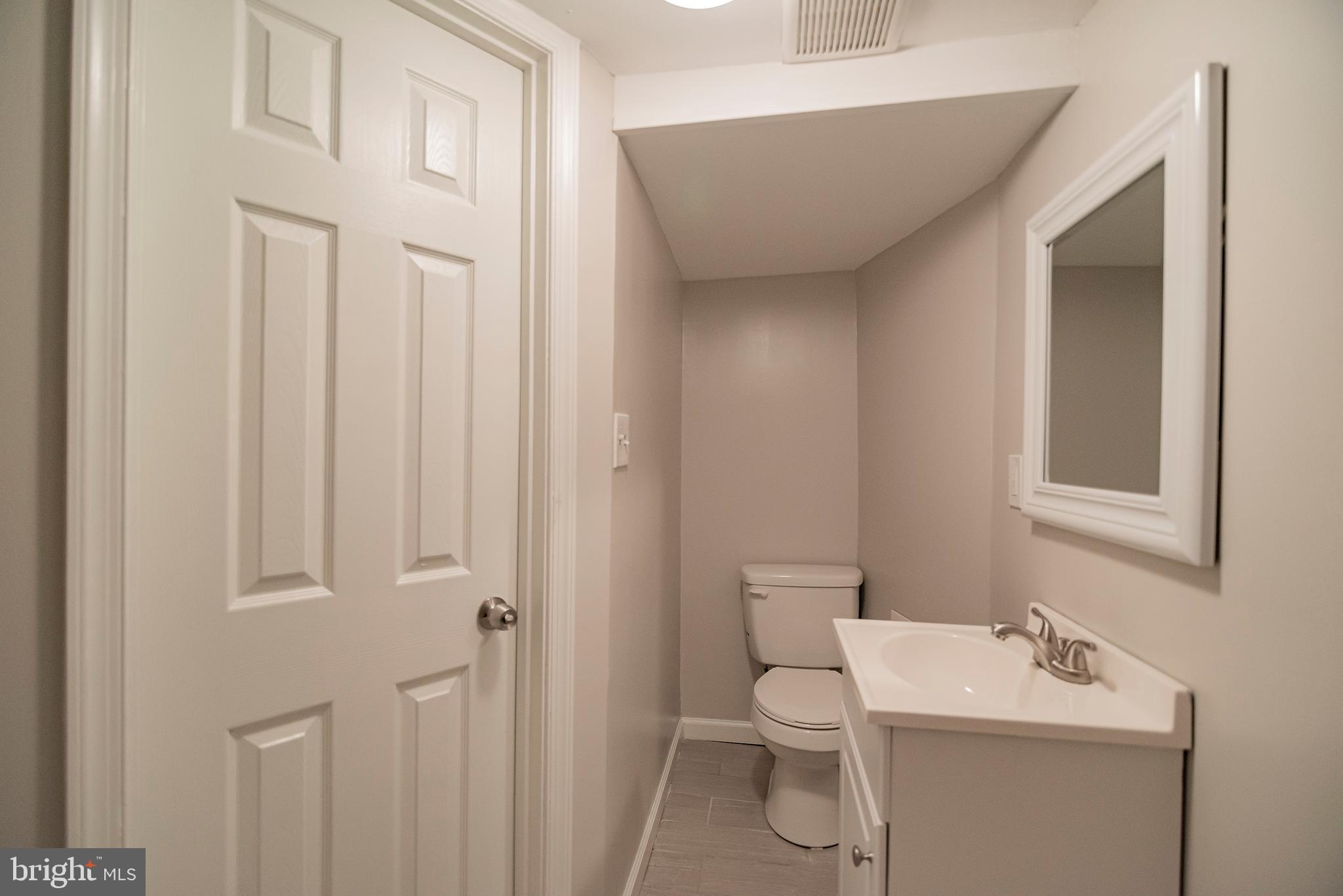 6830 Dunbar Road Baltimore, MD 21222 - Photo 21 of 30 Custom Tile!