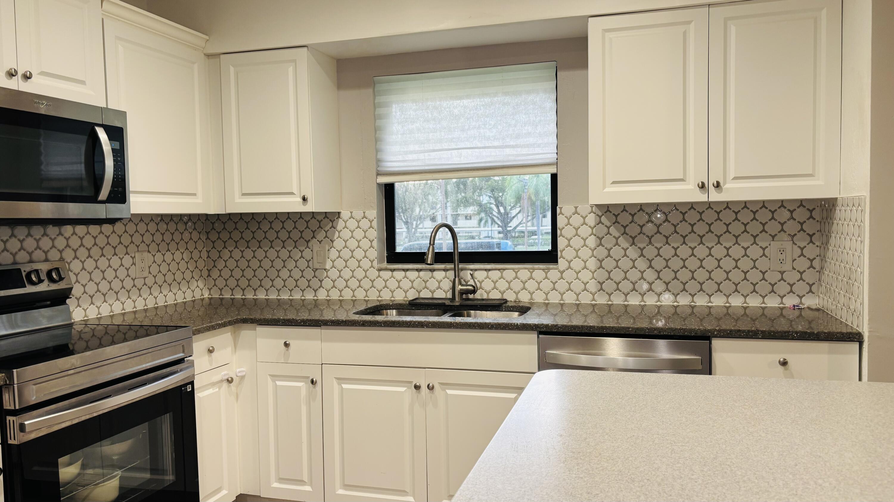 9521 Boca Cove Circle, Unit 505 Boca Raton, FL 33428 - Photo 3 of 28 IMG_0512