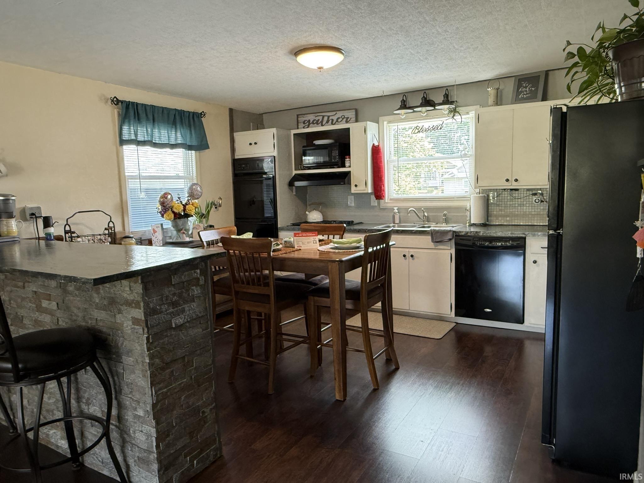 626 V Street Bedford, IN 47421 - Photo 8 of 33