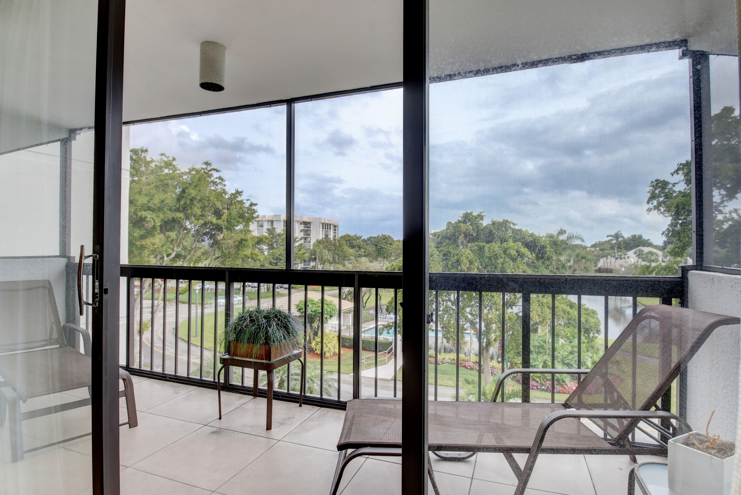 1542 Bridgewood Drive Boca Raton, FL 33434 - Photo 20 of 49 20180130001456421621000000-o