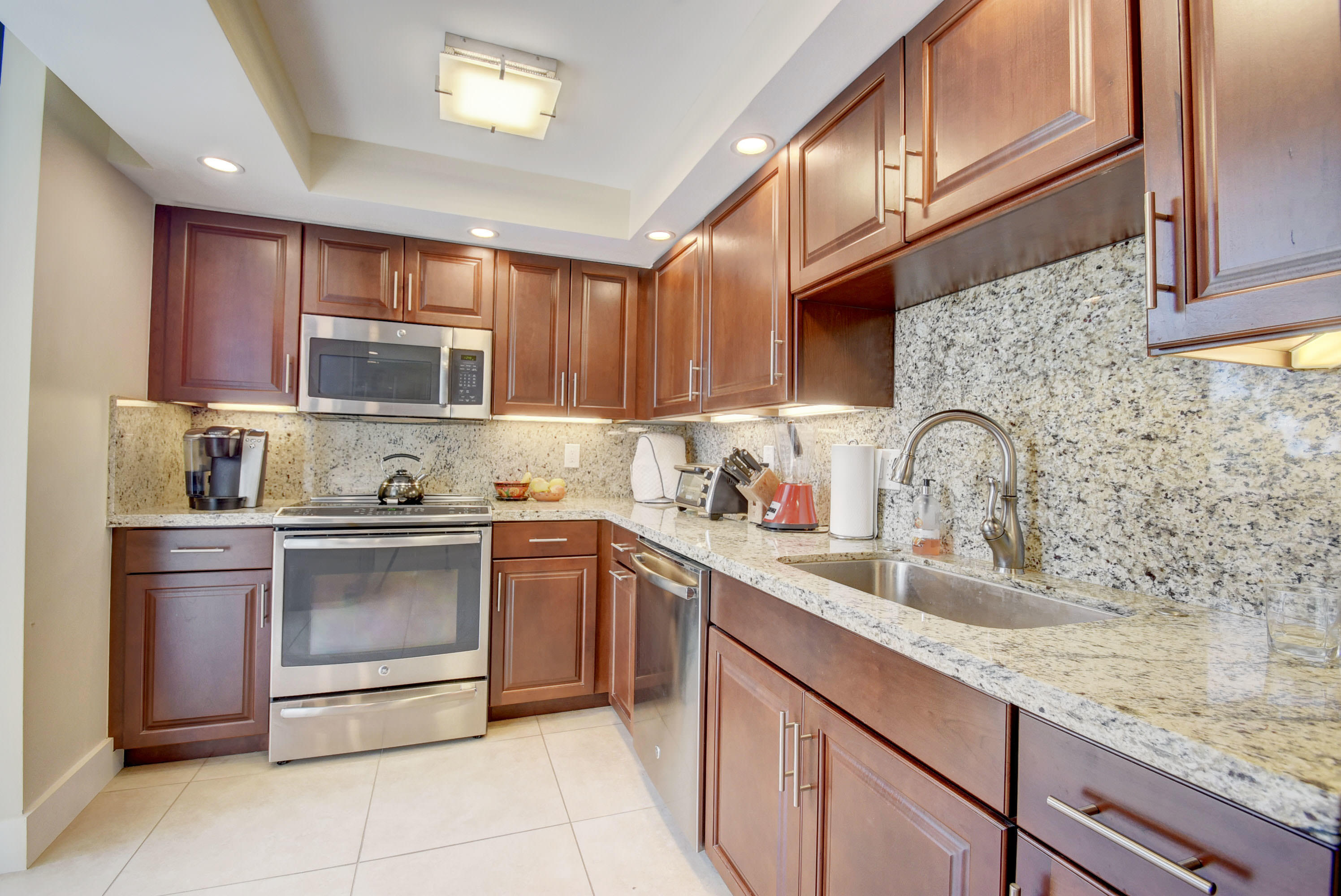 1542 Bridgewood Drive Boca Raton, FL 33434 - Photo 3 of 49 20180130001424842976000000-o