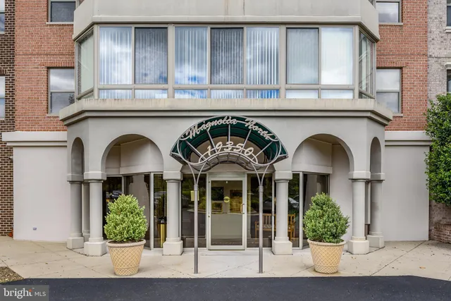 $399,000 | 19350 Magnolia Grove Square, Unit 303, Leesburg, VA 20176