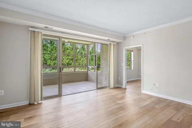 $399,000 | 19350 Magnolia Grove Square, Unit 303, Leesburg, VA 20176