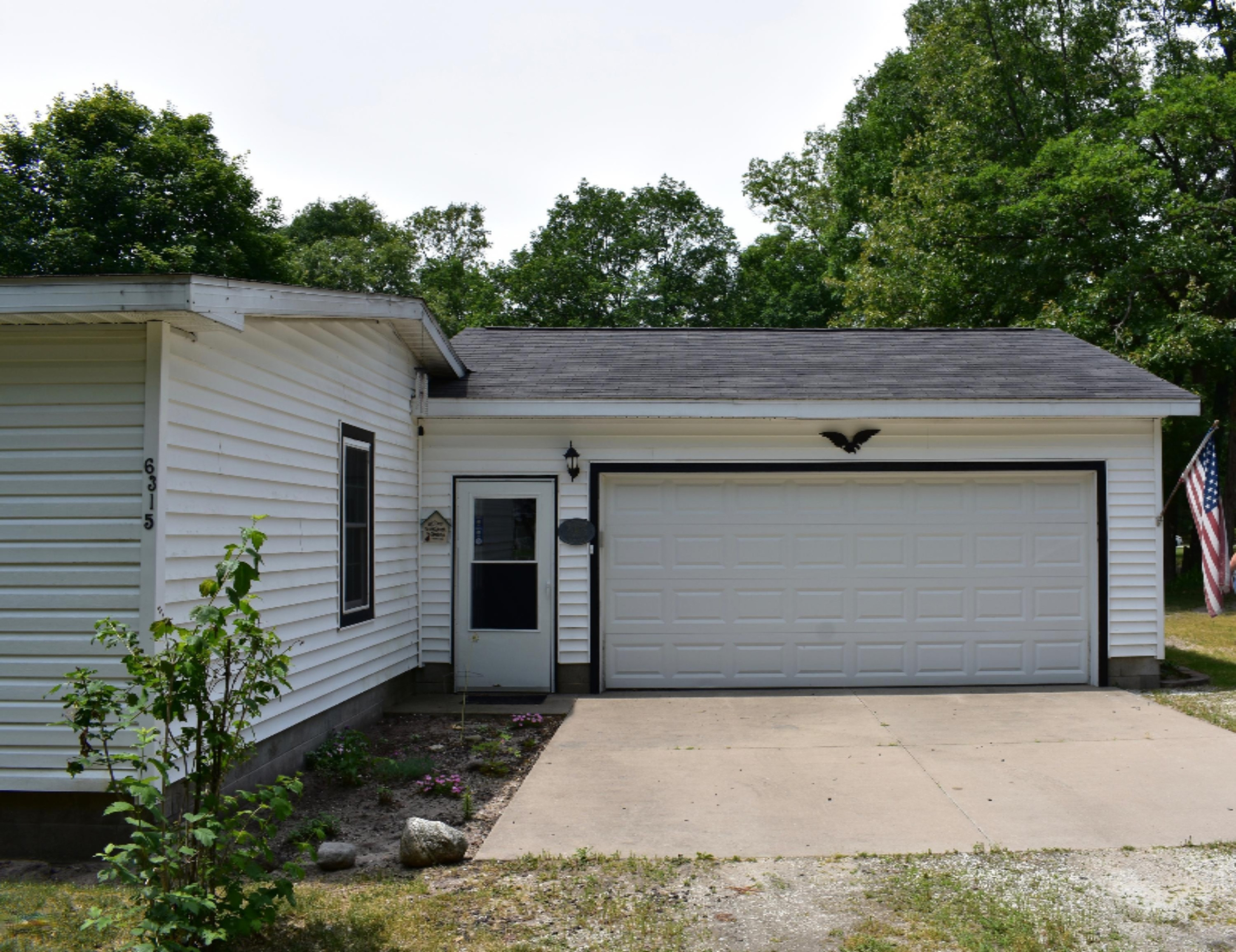 6315 Automobile Road Twin Lake, MI 49457 - Photo 2 of 52 DSC_0129