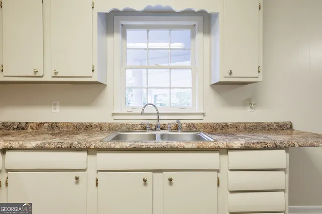 $179,900 | 2310 Barack Obama Boulevard, Valdosta, GA 31602