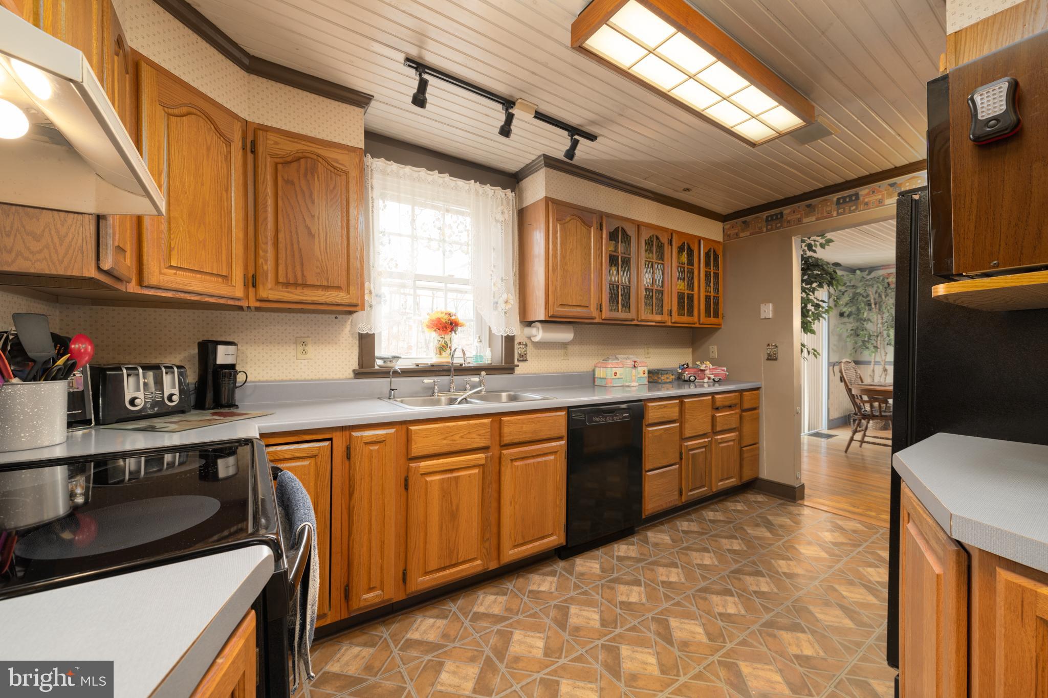 2551 Spring Road Carlisle, PA 17013 - Photo 7 of 43 Gallery Image 7