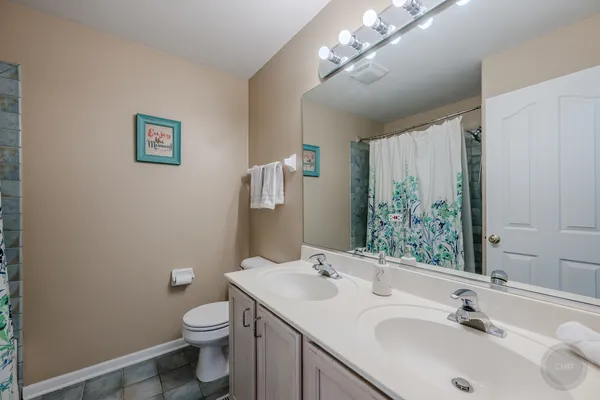 $745,000 | 2805 Clara Avenue, Aurora, IL 60502