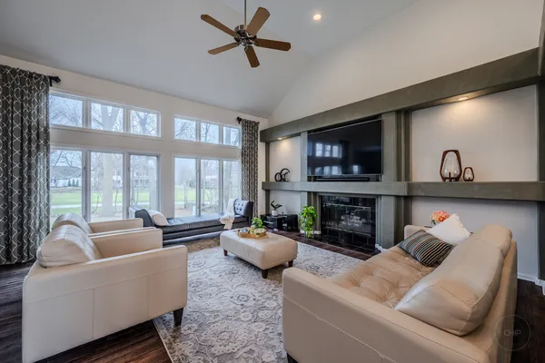 $745,000 | 2805 Clara Avenue, Aurora, IL 60502