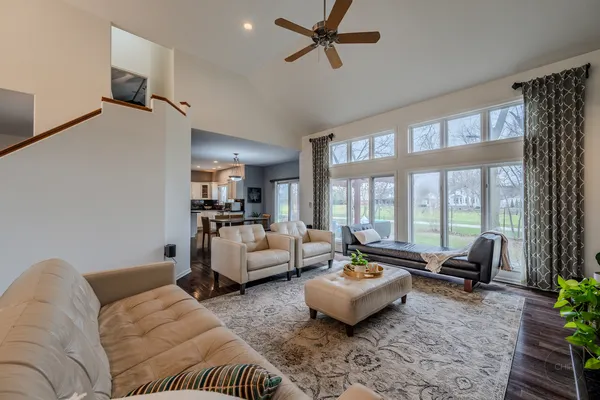 $745,000 | 2805 Clara Avenue, Aurora, IL 60502