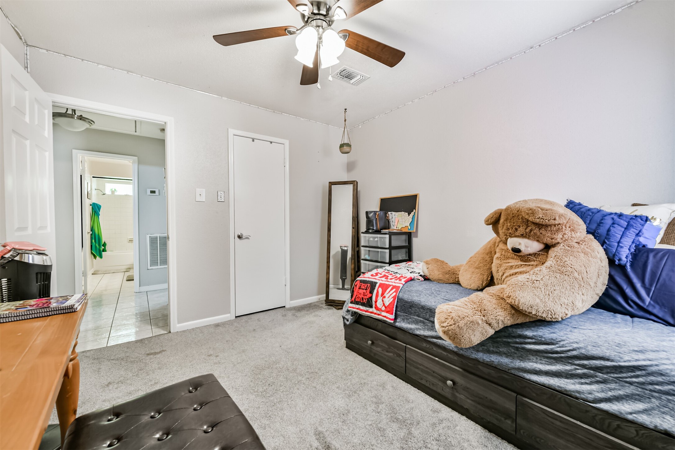 15105 Silverman Street Houston, TX 77598 - Photo 20 of 26 Second bedroom.