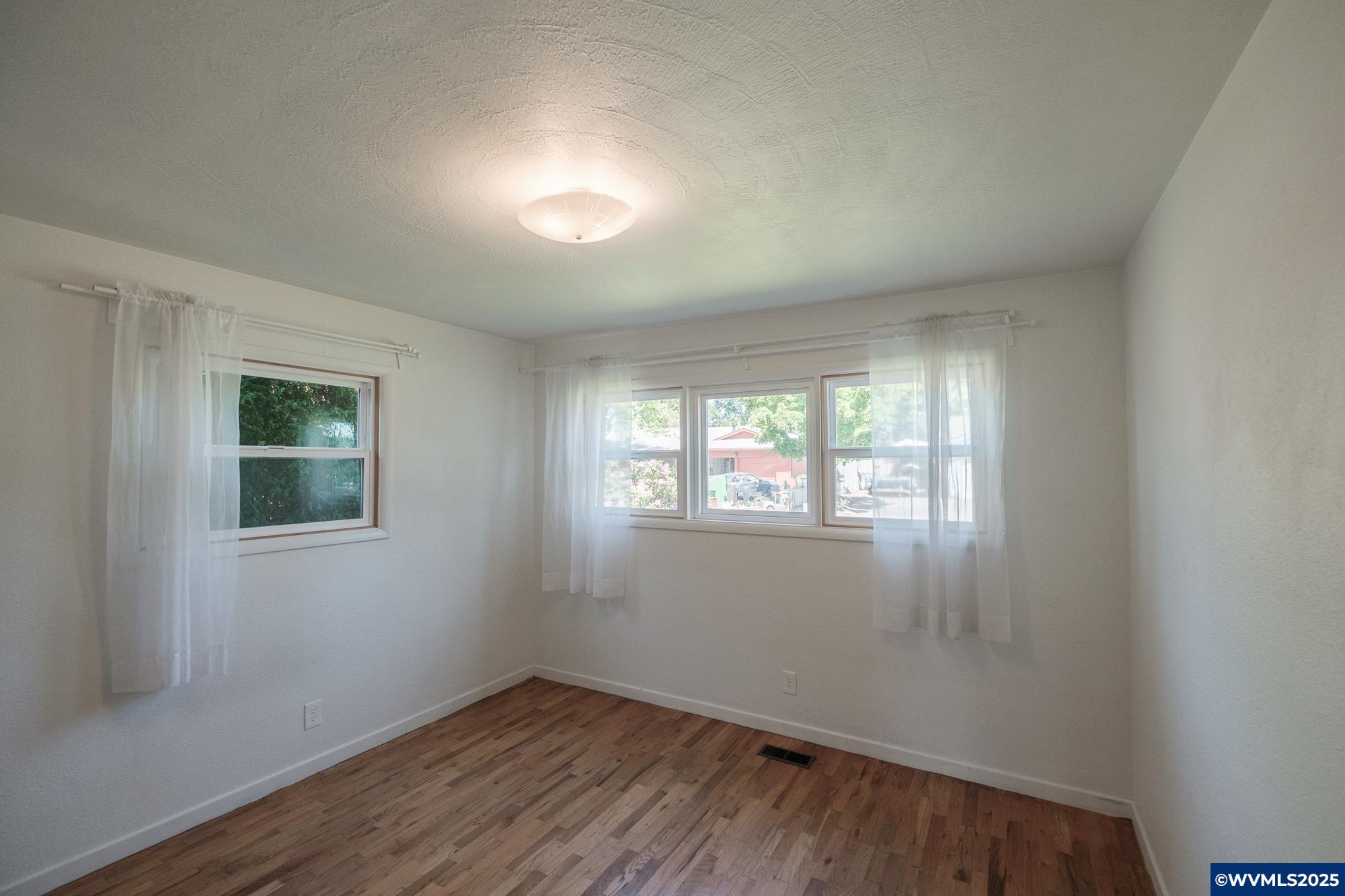 3036 Locust Avenue Southeast Albany, OR 97322 - Photo 21 of 34