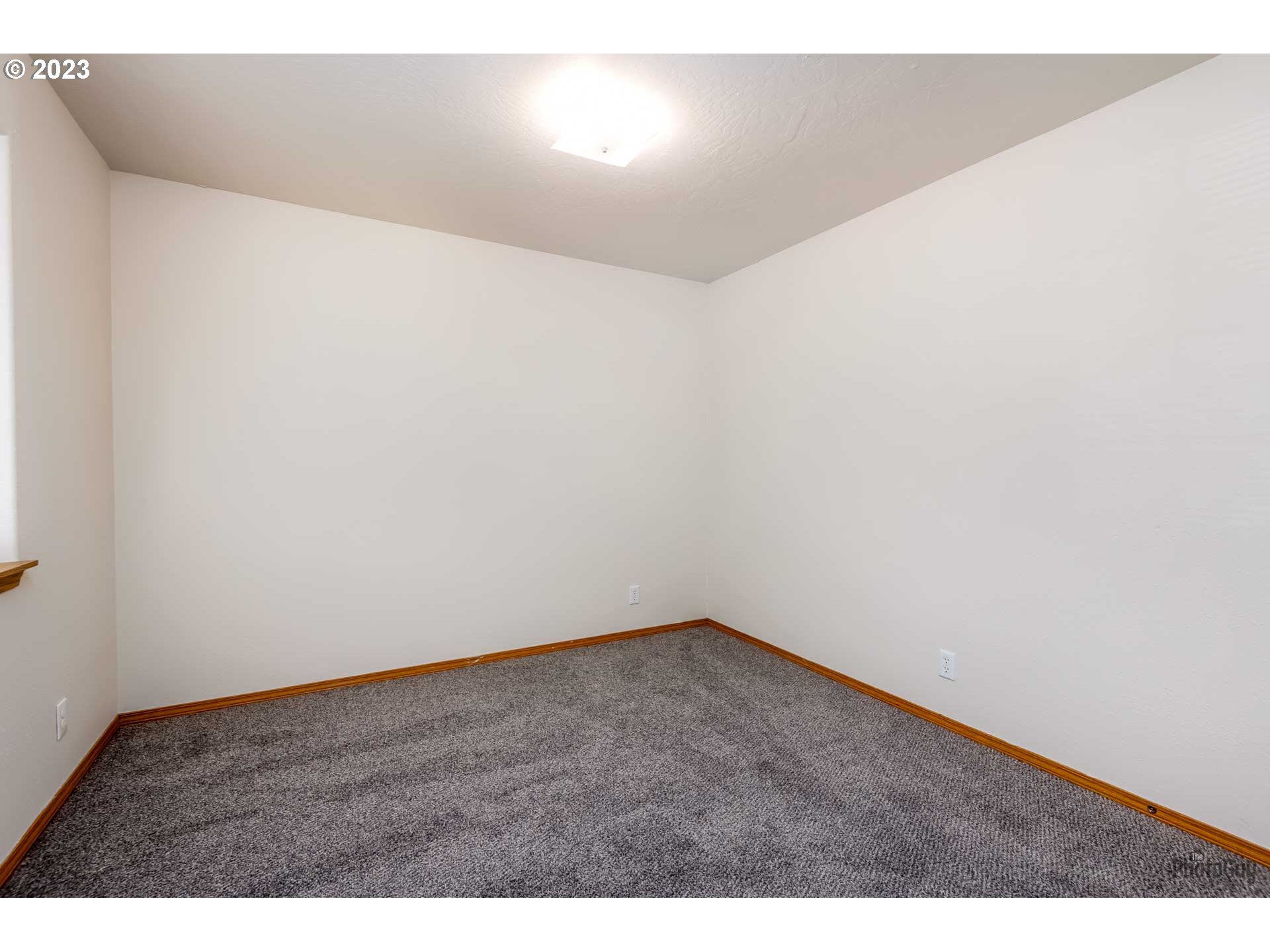 499 South 41st Street Springfield, OR 97478 - Photo 23 of 26 a view of an empty room