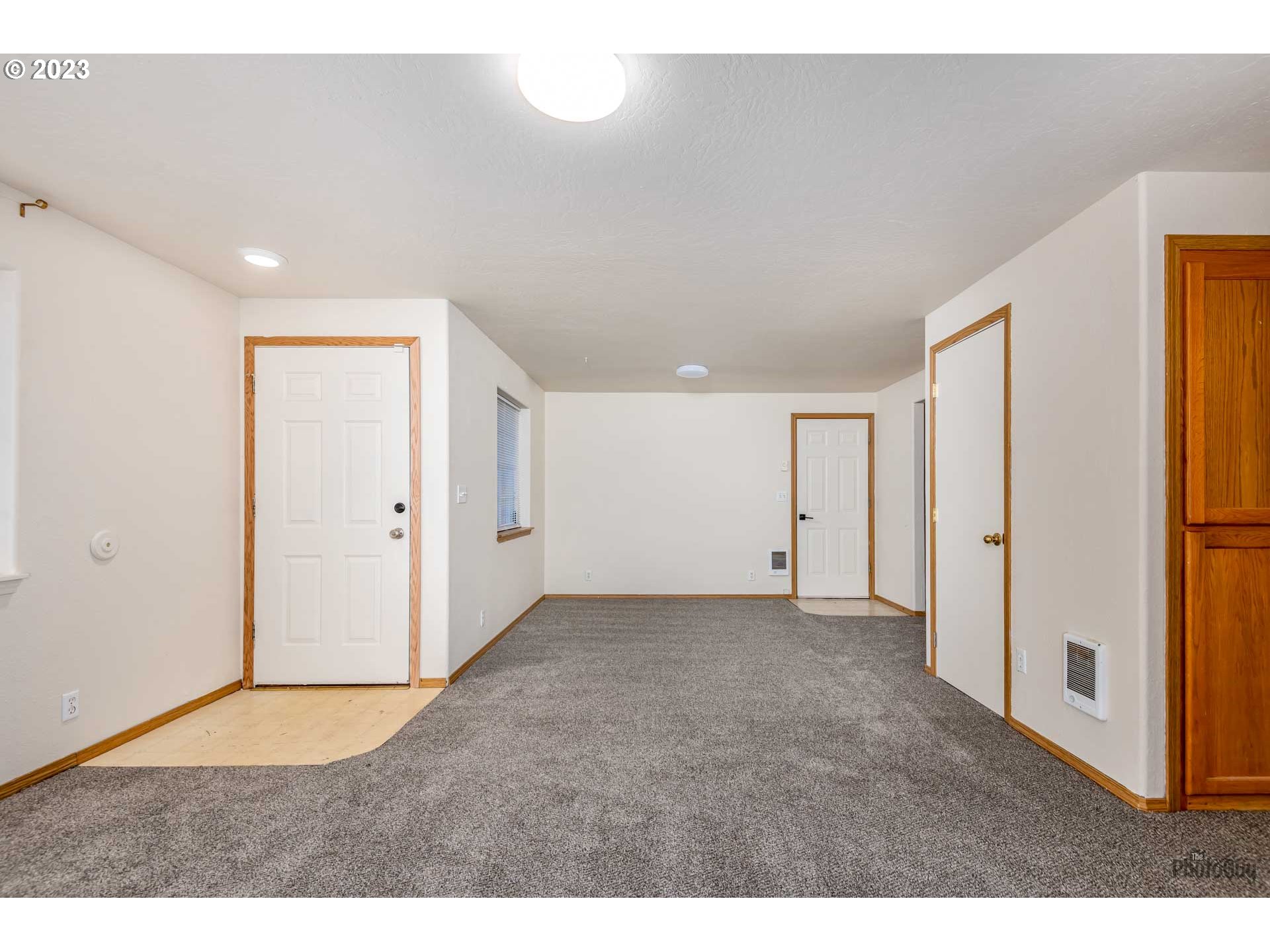 499 South 41st Street Springfield, OR 97478 - Photo 7 of 26 a view of an empty room