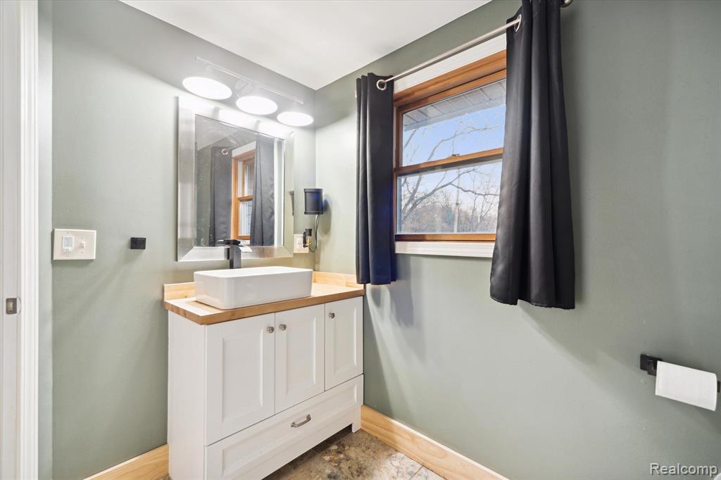 10524 Antcliff Road Fowlerville, MI 48836 - Photo 20 of 33 Gallery Image 20