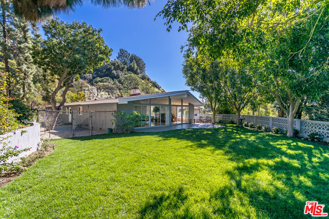 9767 Beth Place Beverly Hills, CA 90210 - Photo 5 of 33 a view of a house with a yard