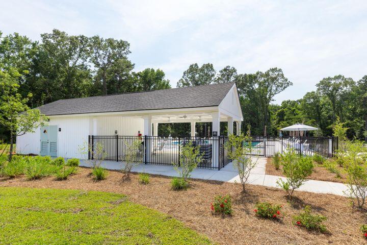418 Minim Street Charleston, SC 29414 - Photo 17 of 23 Grand Bees Amenity 2
