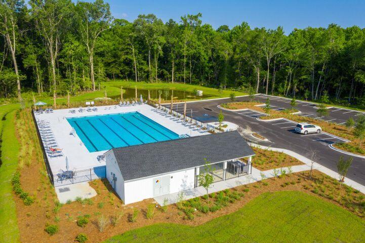 418 Minim Street Charleston, SC 29414 - Photo 18 of 23 Grand Bees amenity 3