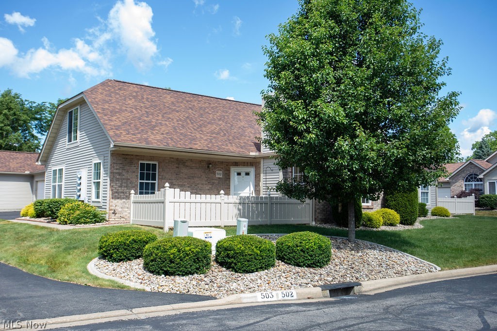 695 East Western Reserve Road Youngstown, OH 44514 - Photo 2 of 28