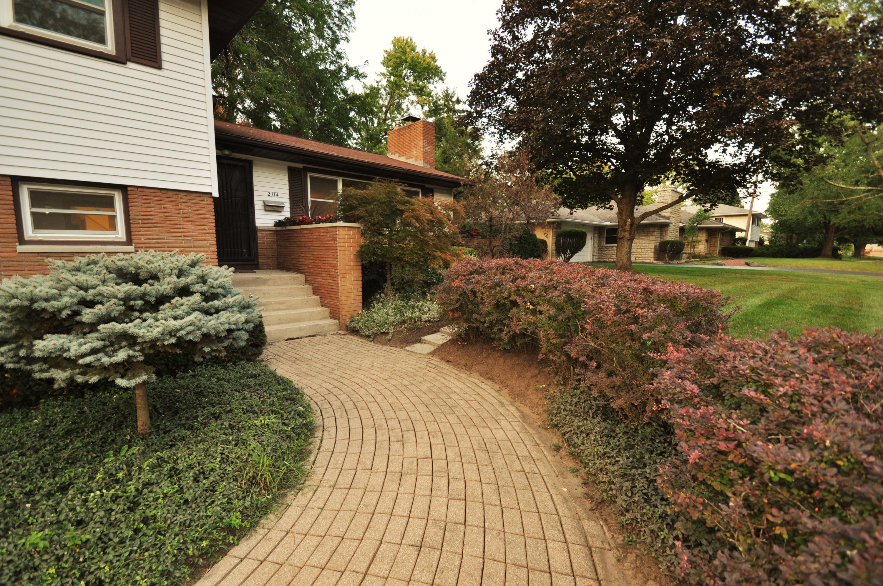 2114 Middlesex Road Columbus, OH 43220 - Photo 3 of 38