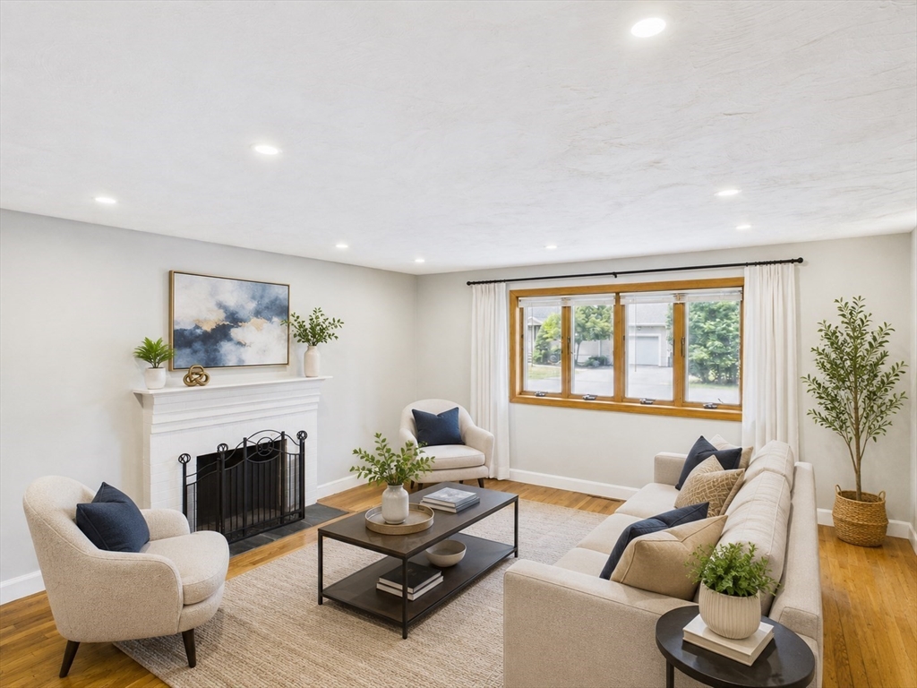 41 Essex Road Sharon, MA 02067 - Photo 4 of 42