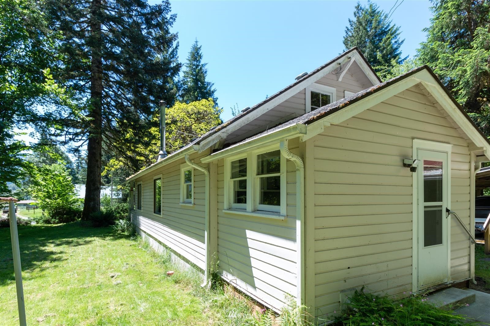 941 Silverbrook Road Randle, WA 98377 - Photo 3 of 34