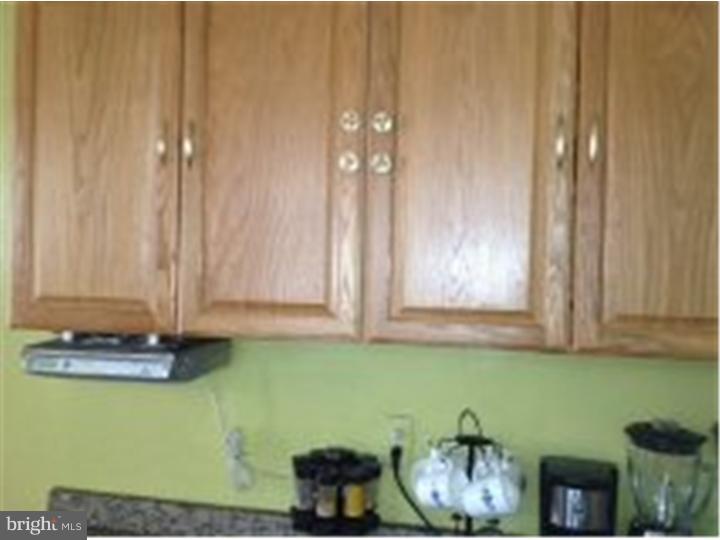 113 Barrington Road Upper Darby, PA 19082 - Photo 3 of 3