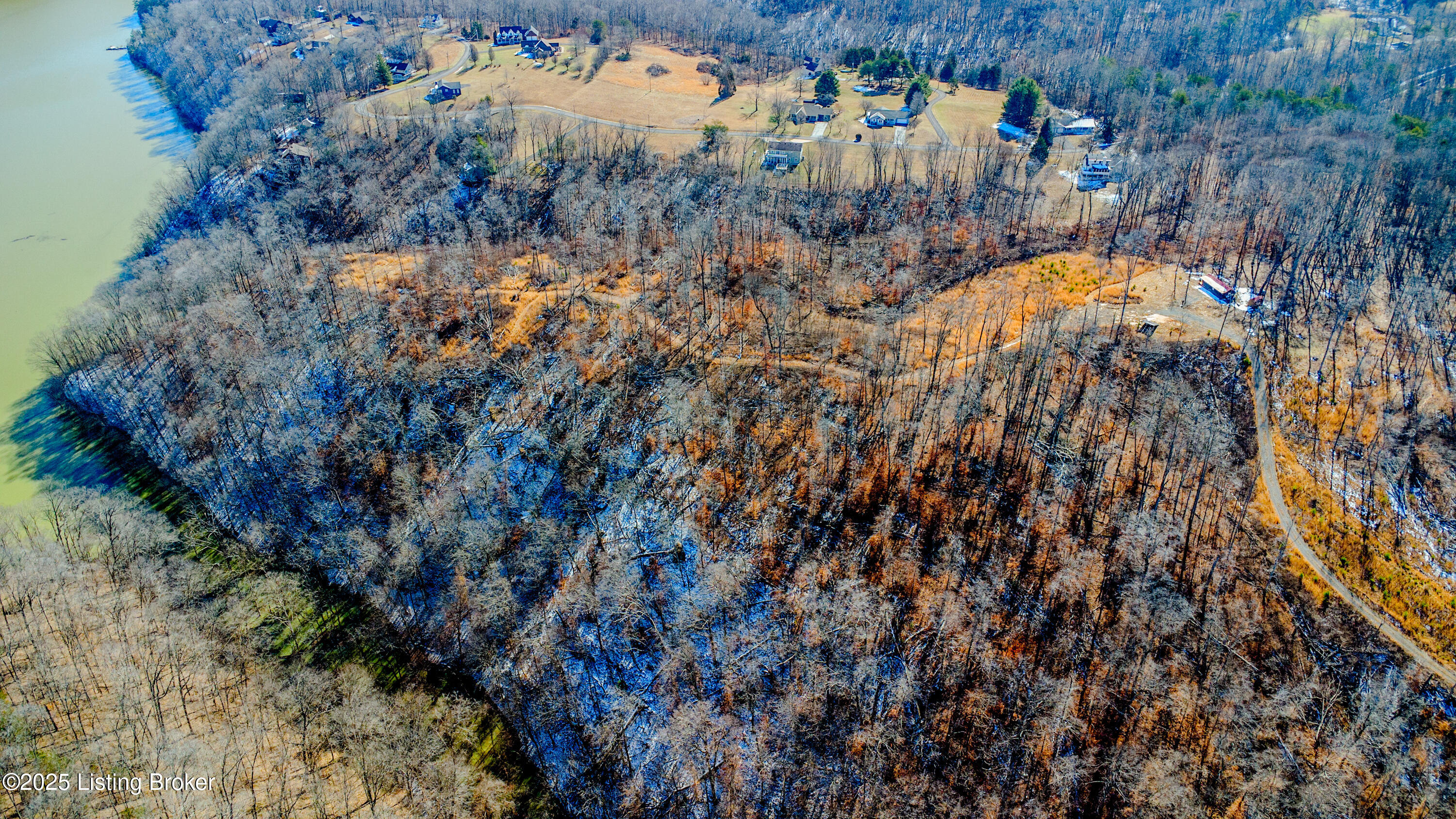422 Lily Creek Ramp Road Jamestown, KY 42629 - Photo 3 of 48 8886767786 (15 of 20)
