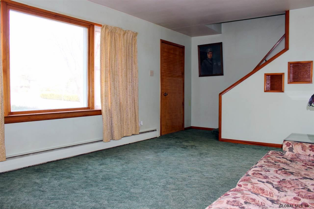 316 Ferris Road Schenectady, NY 12304 - Photo 4 of 27 Photo 4
