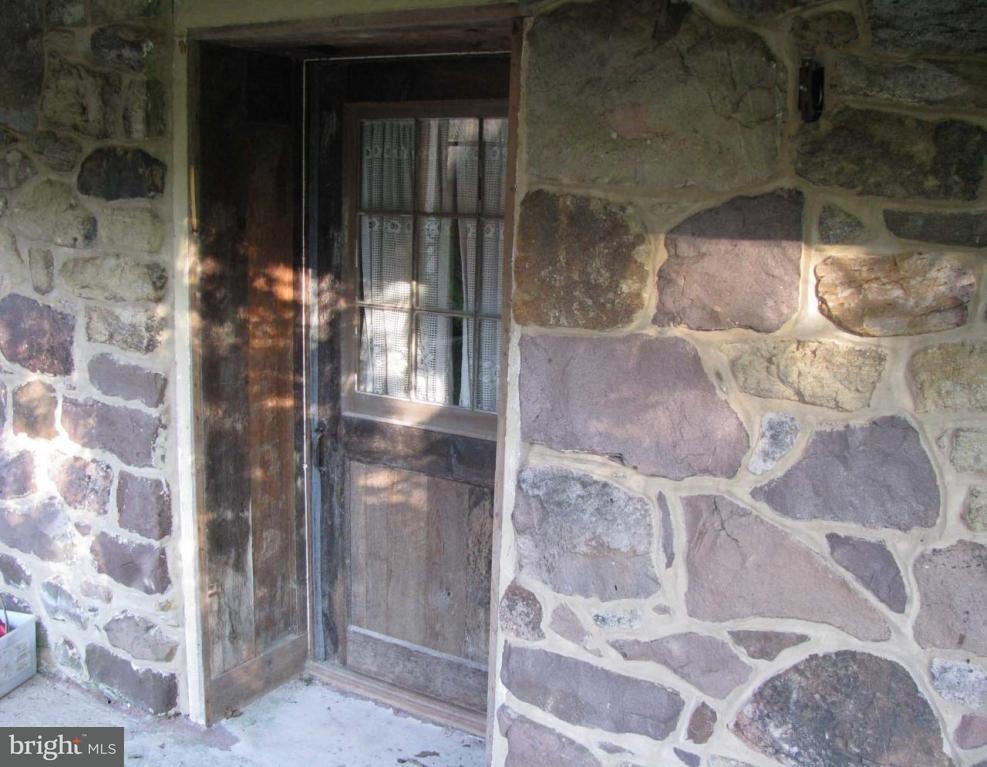 2551 Camp Road Manheim, PA 17545 - Photo 17 of 32