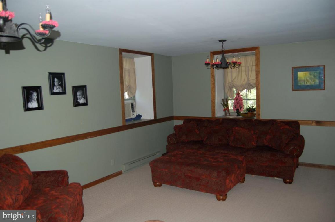 2551 Camp Road Manheim, PA 17545 - Photo 3 of 32
